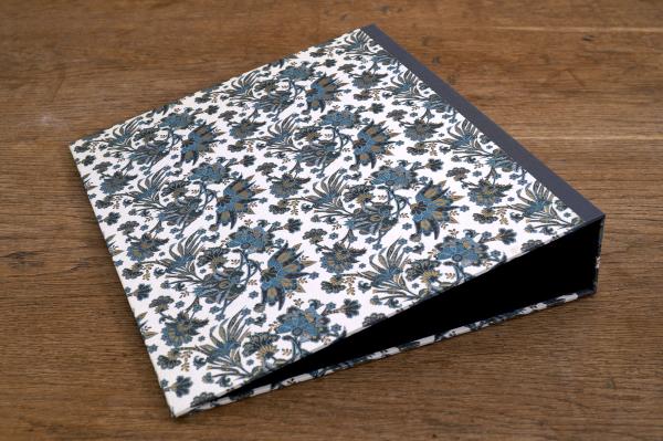 Noble file folder in various designs handmade in Germany